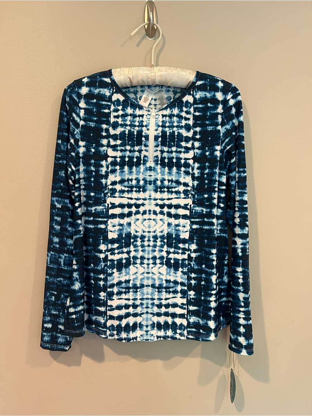 NWT Mynah Women’s Long-Sleeve Tie-Dye Swim top/rash guard Size Lg